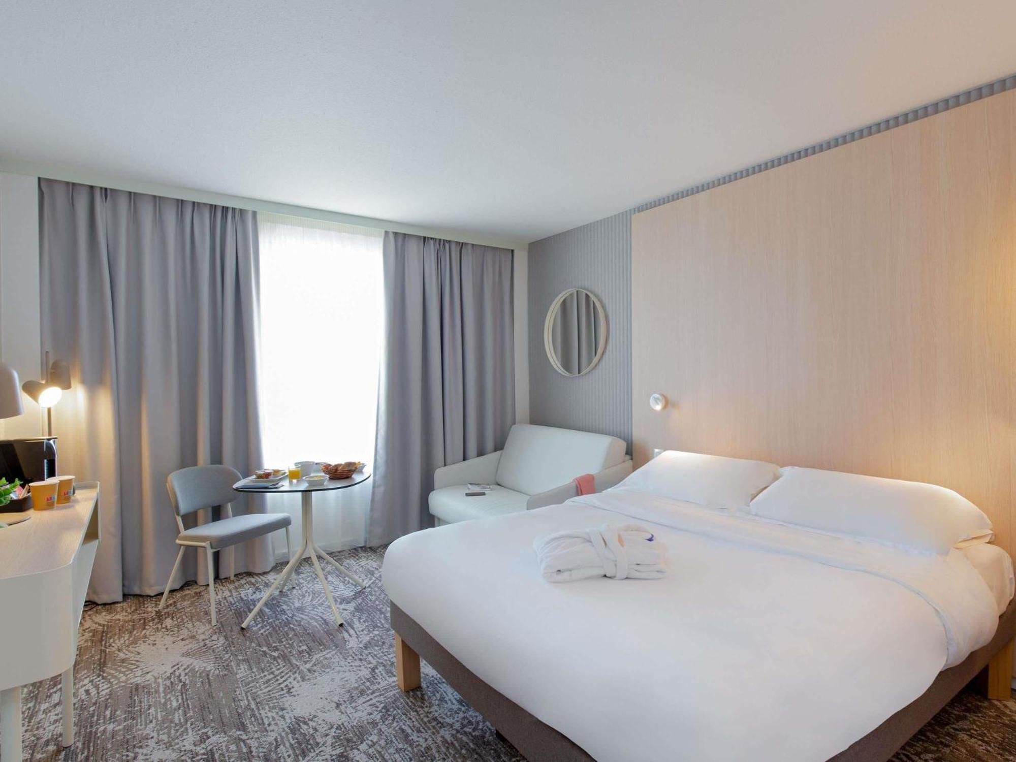Chambre Exécutive avec 1 Lit Double et 1 Canapé-Lit Simple
